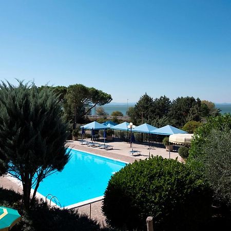 Hotel Ristorante Il Gabbiano Passignano sul Trasimeno Bagian luar foto