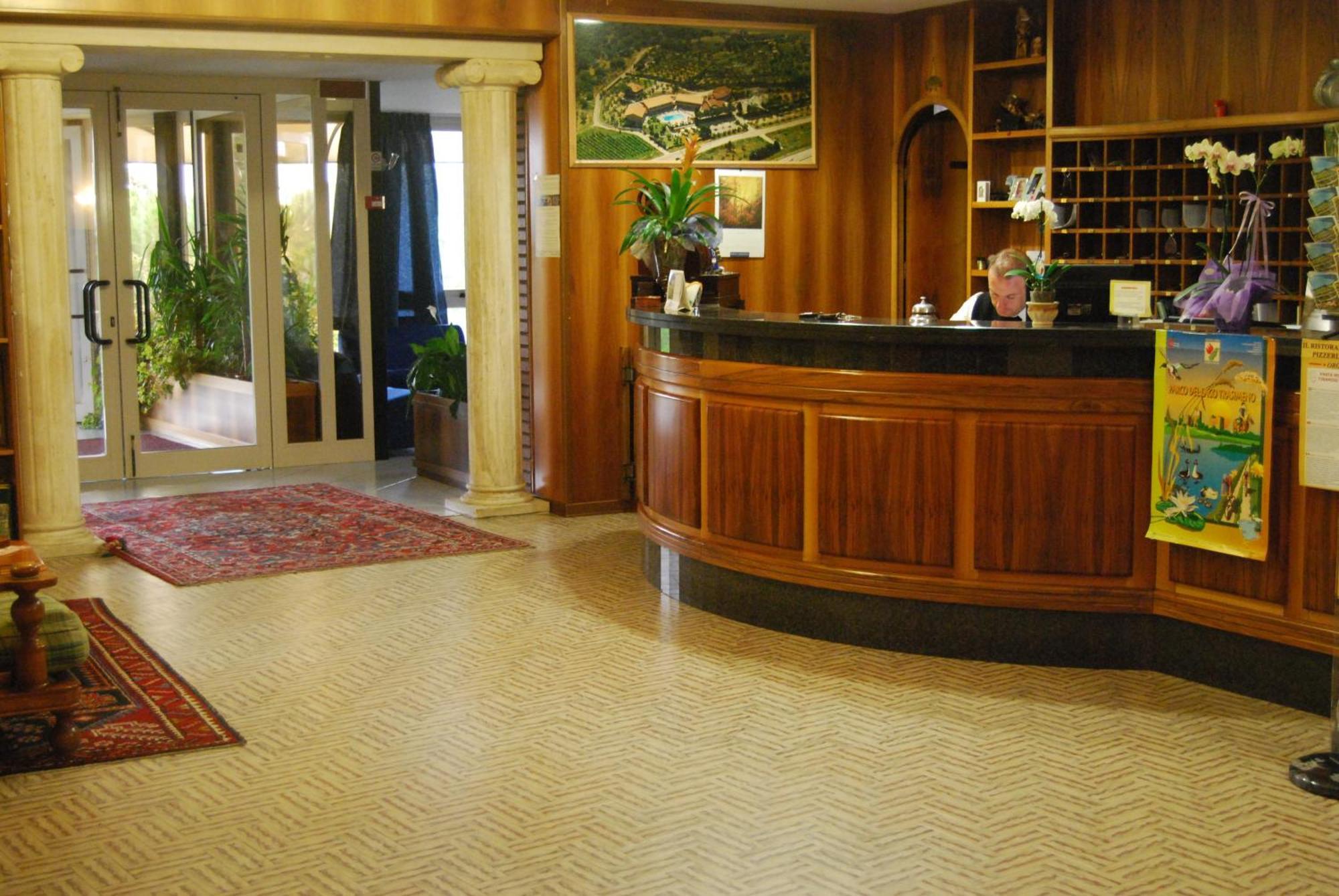 Hotel Ristorante Il Gabbiano Passignano sul Trasimeno Bagian luar foto