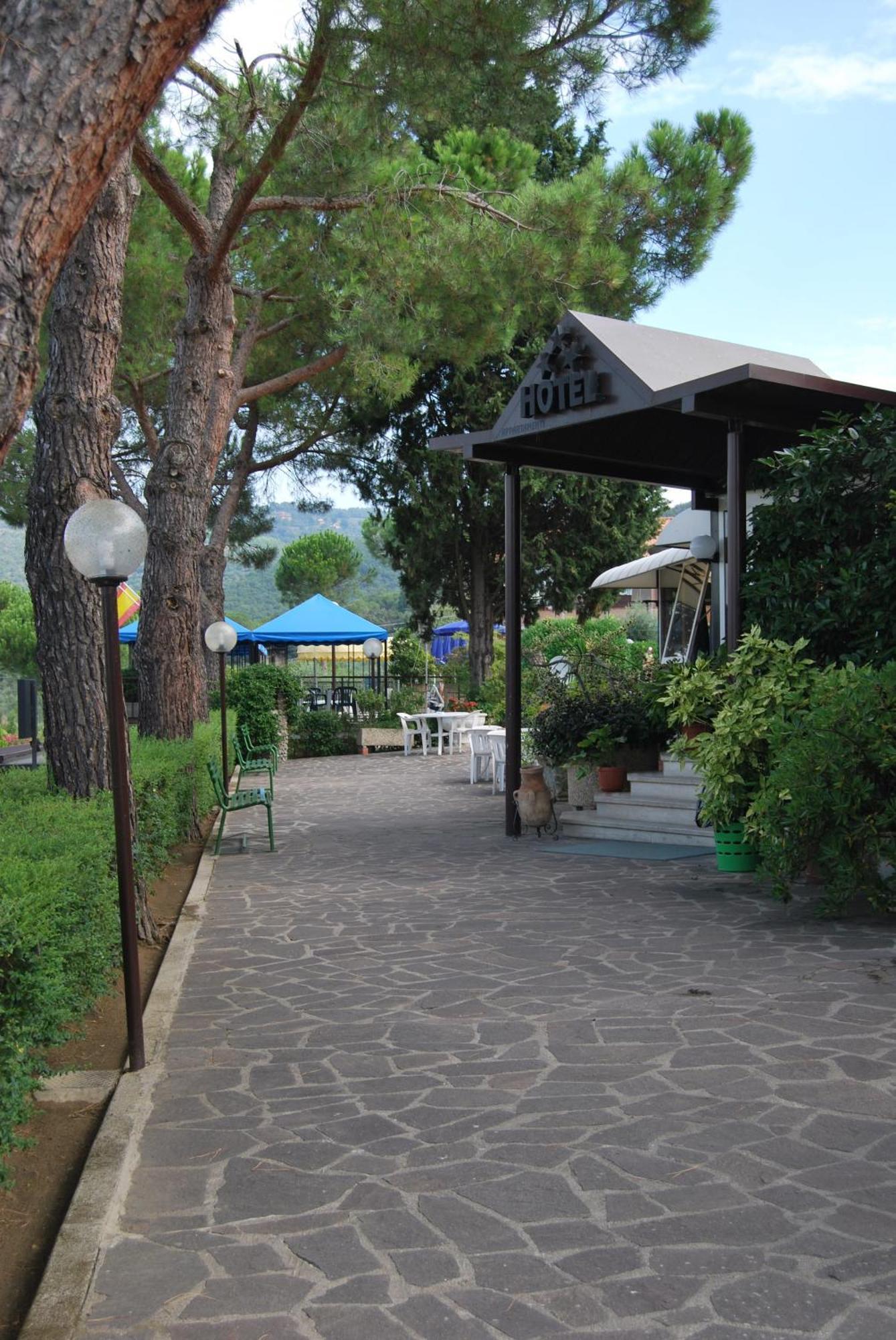 Hotel Ristorante Il Gabbiano Passignano sul Trasimeno Bagian luar foto