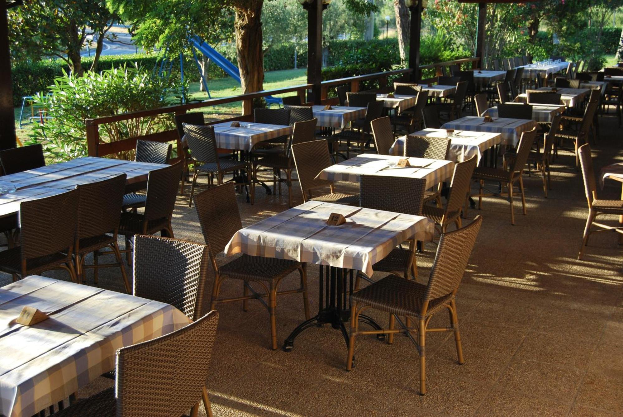 Hotel Ristorante Il Gabbiano Passignano sul Trasimeno Bagian luar foto