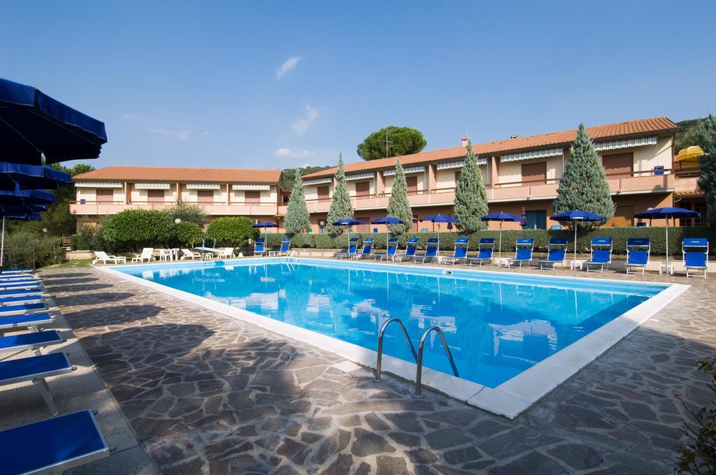 Hotel Ristorante Il Gabbiano Passignano sul Trasimeno Bagian luar foto