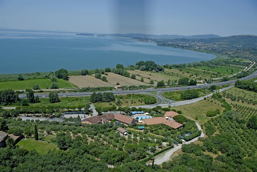 Hotel Ristorante Il Gabbiano Passignano sul Trasimeno Bagian luar foto